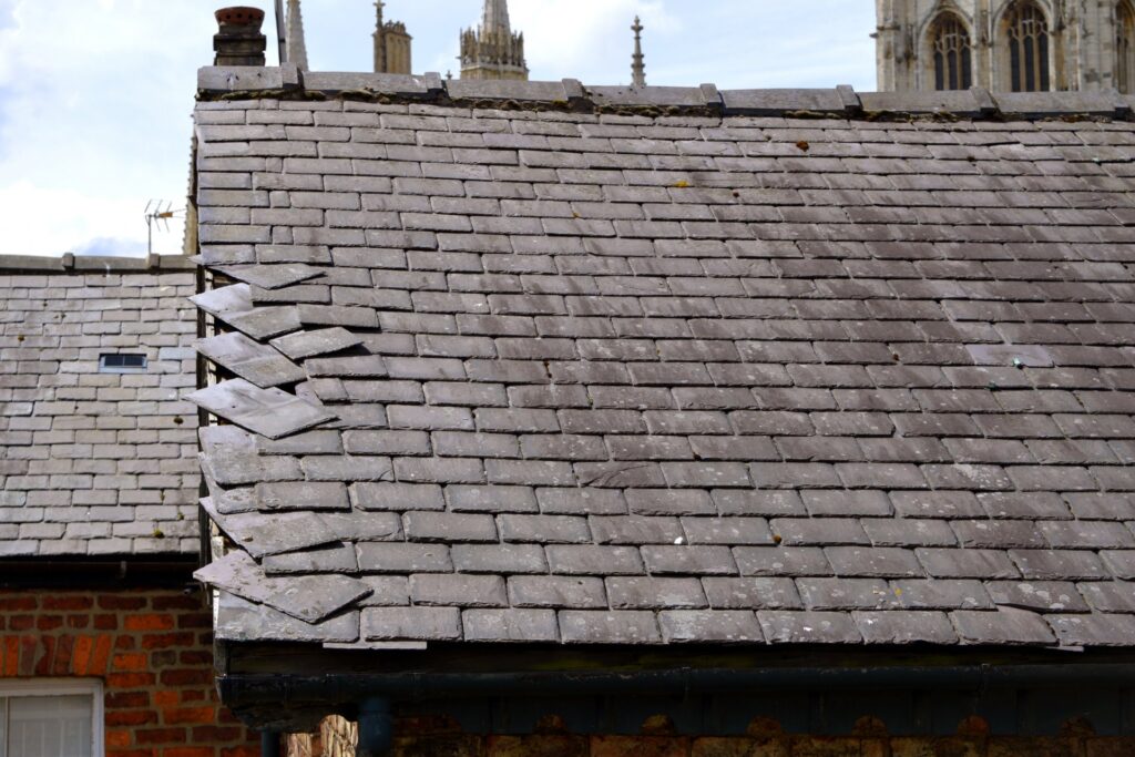 Find a roof repair contractor High Wycombe