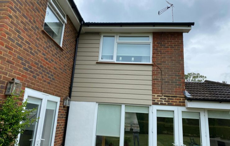 house guttering service find Roofer in High Wycombe